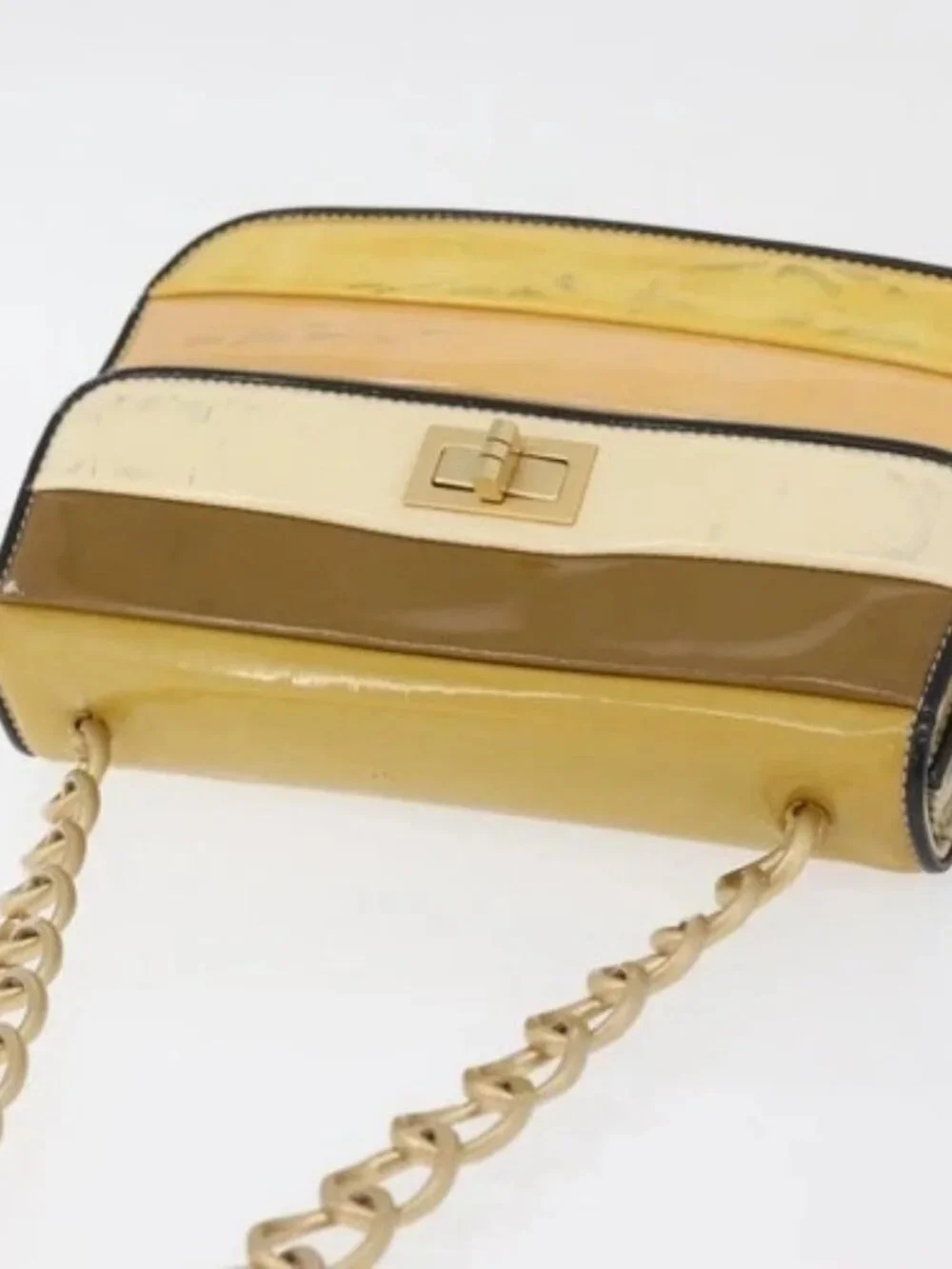 CHANEL brand	chanel color	yellow